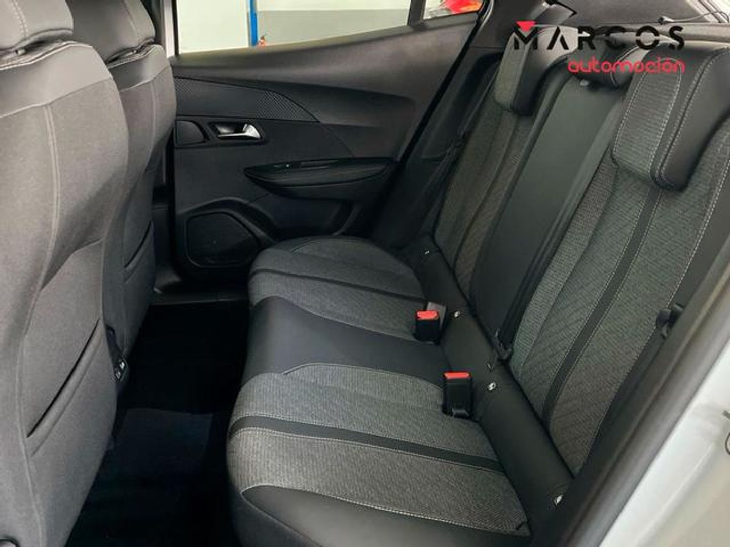 Peugeot 2008 PureTech 100 S&S Allure 75 kW (100 CV)