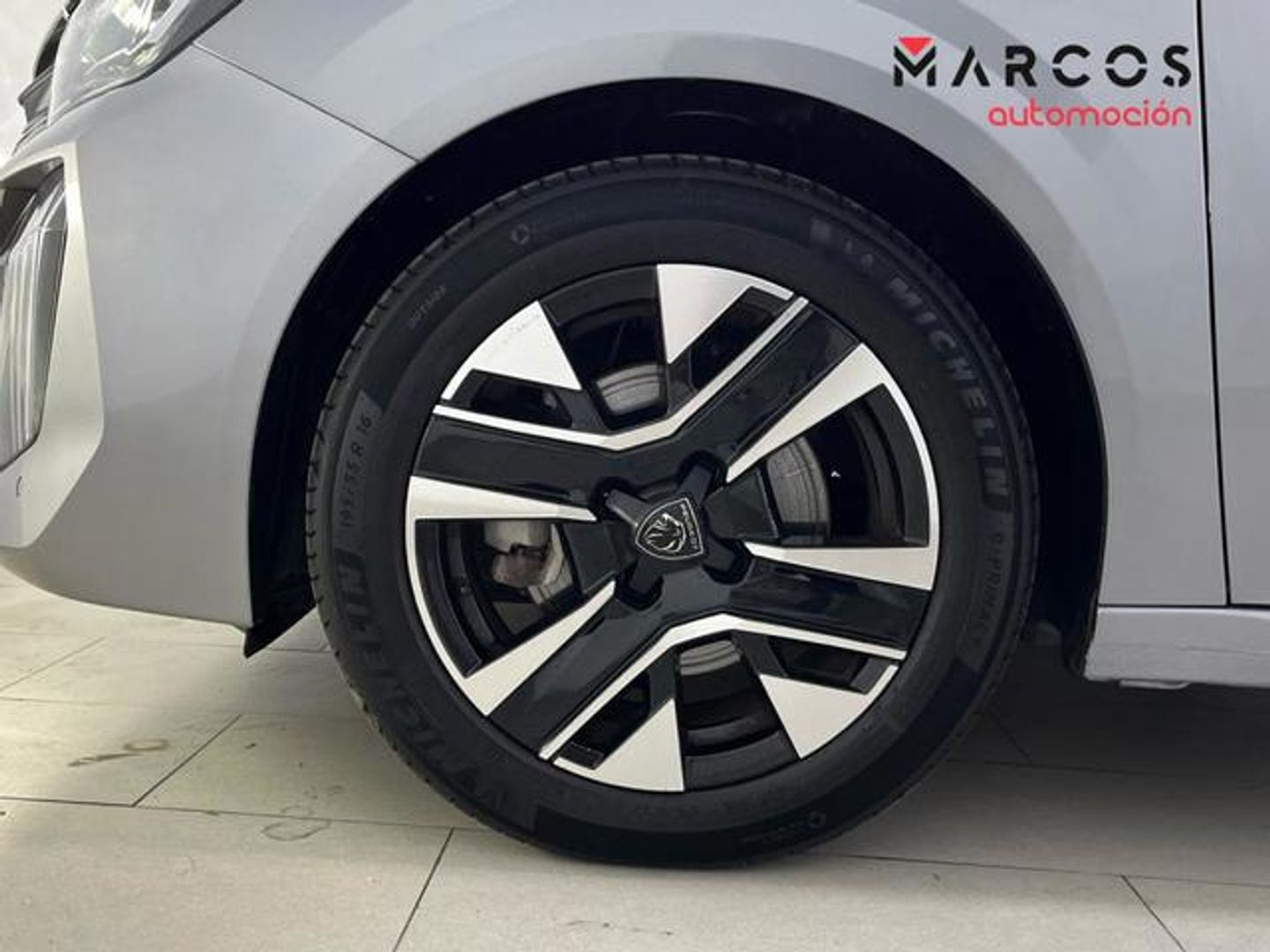 Peugeot 208 PureTech 100 Allure 75 kW (100 CV)