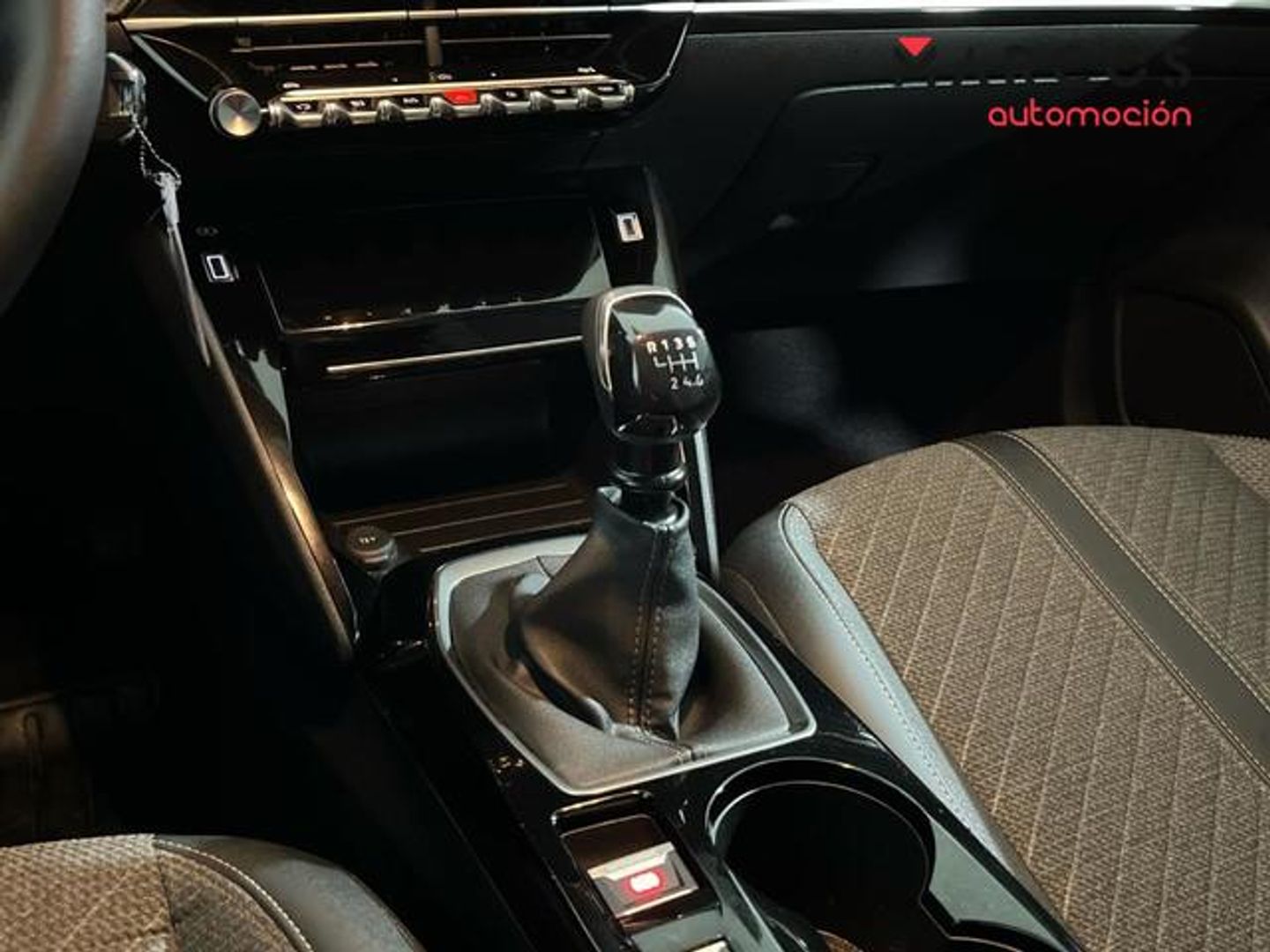 Peugeot 208 PureTech 100 Allure 75 kW (100 CV)