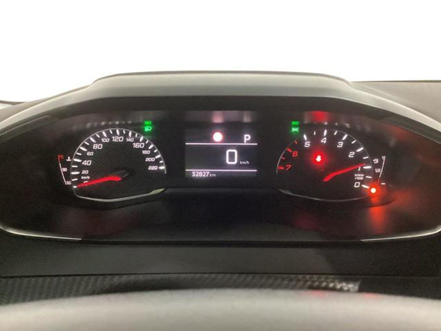 Peugeot 208 PureTech 100 Allure EAT8 75 kW (100 CV)
