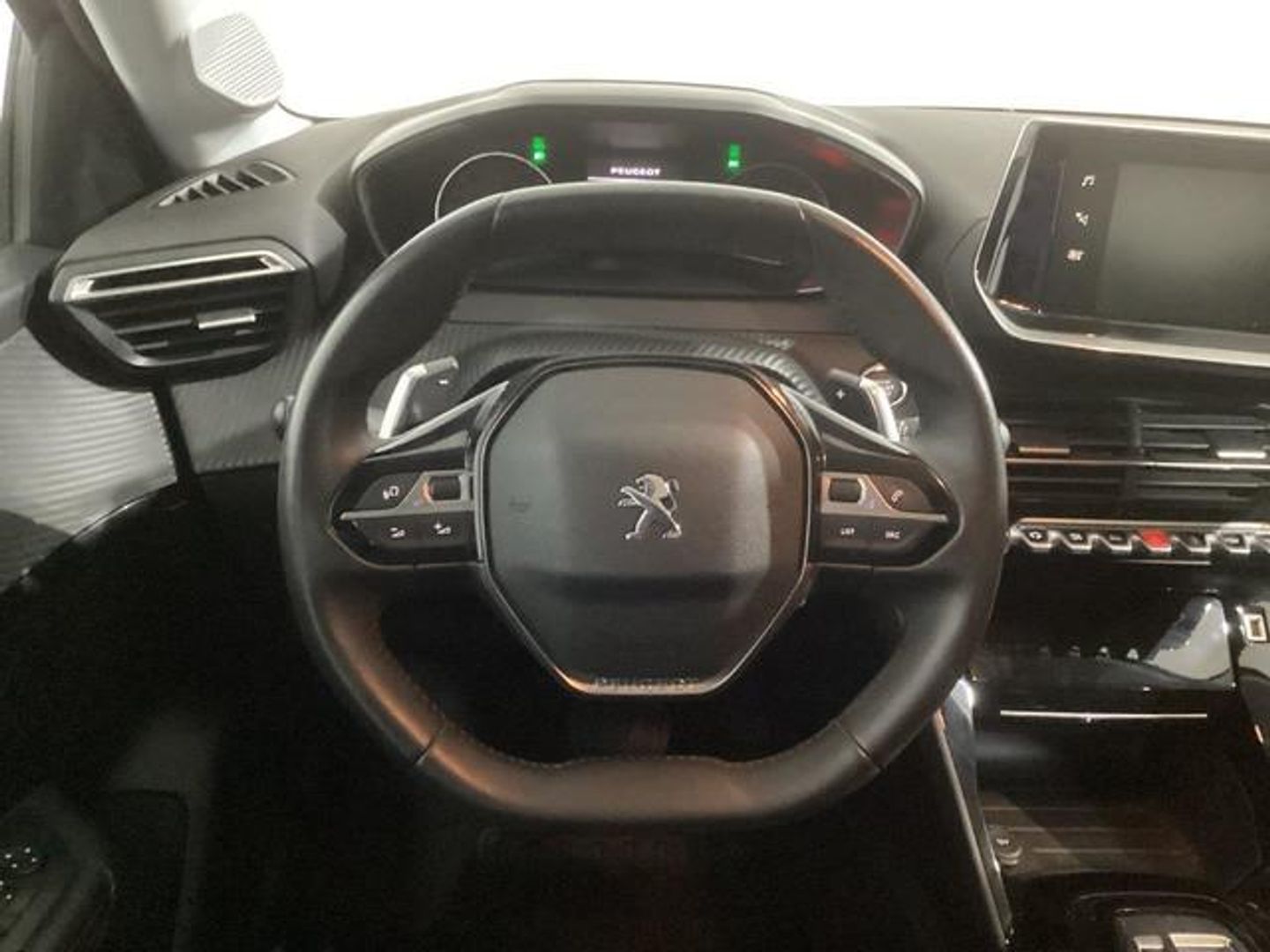 Peugeot 208 PureTech 100 Allure EAT8 75 kW (100 CV)