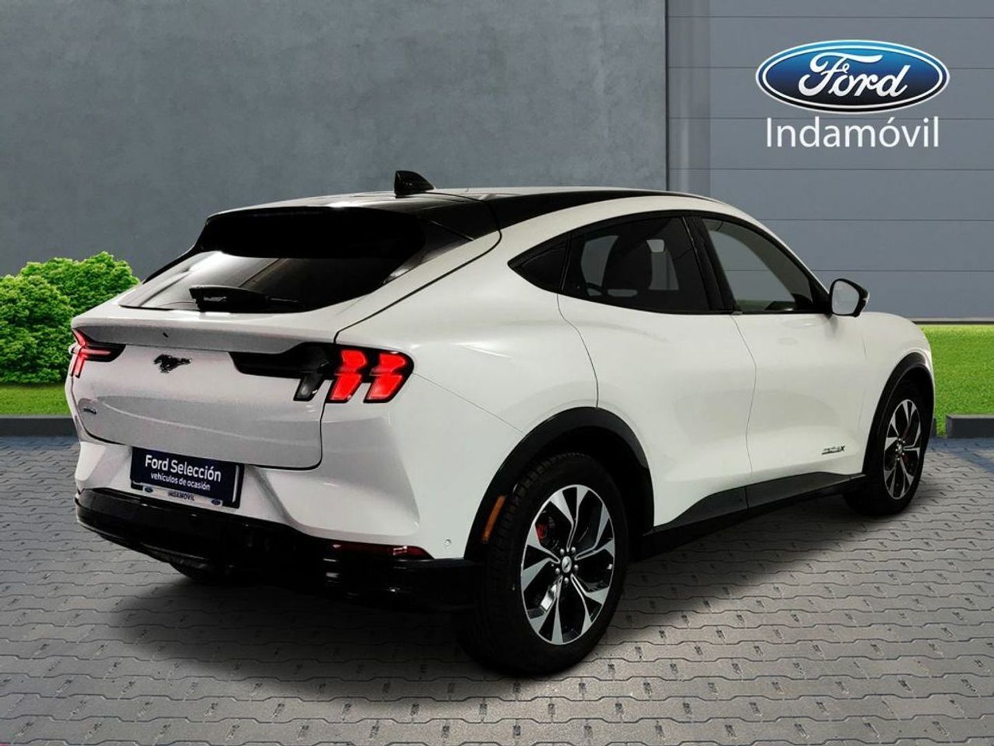Ford Mustang Mach-E First Edition Batería 98.8Kwh AWD Rango extendido 258 kW (351 CV) Blanco All Terrain / Pick-up