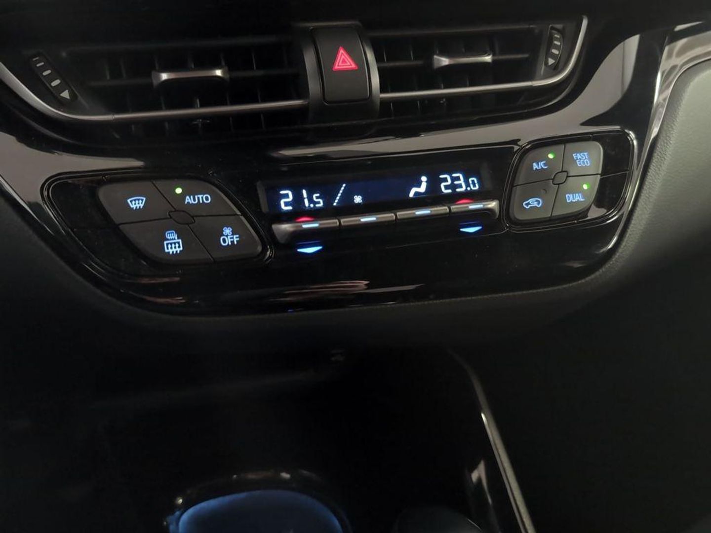 Toyota C-HR 1.8 125H Advance 90 kW (122 CV)