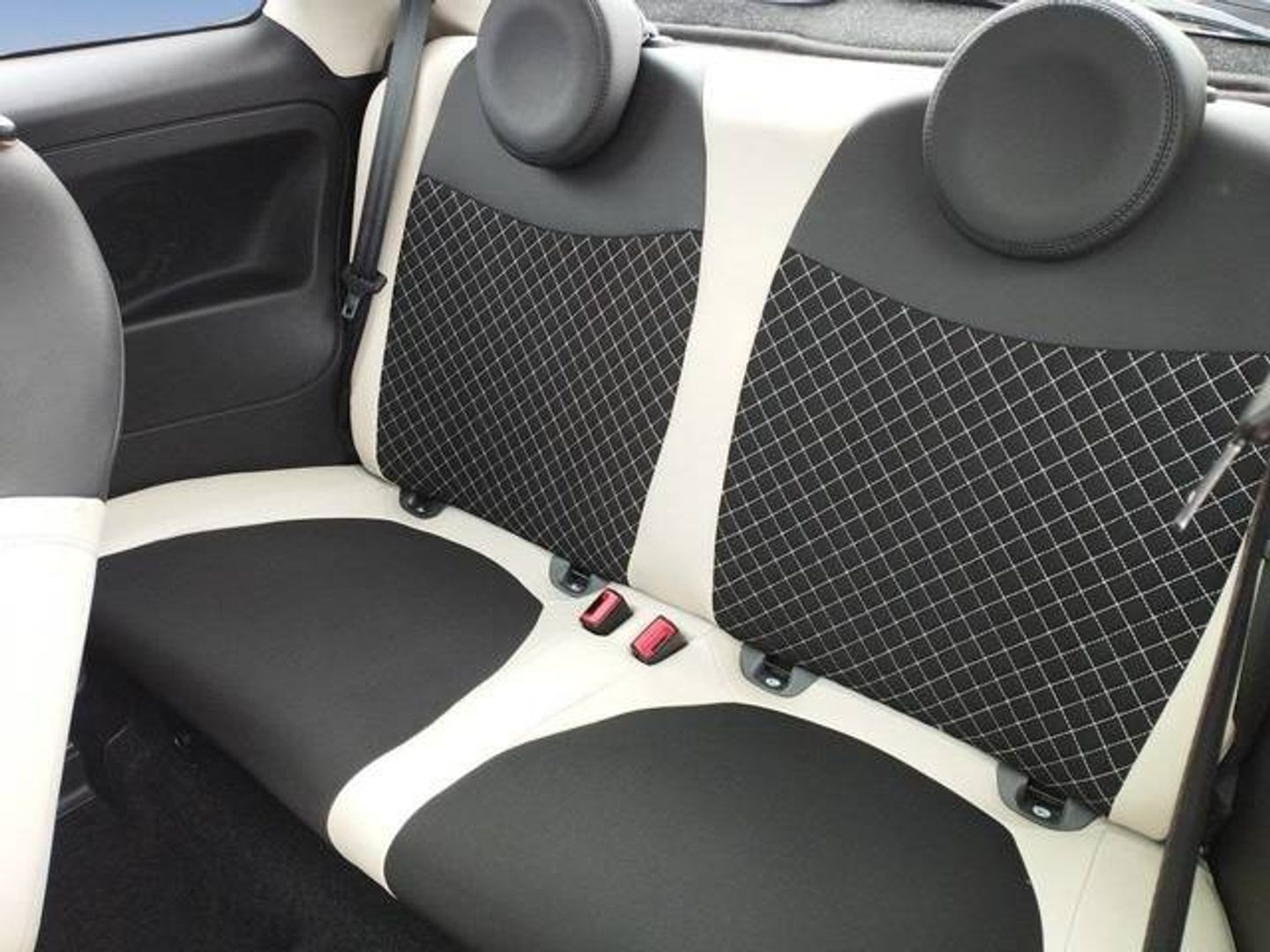 Fiat 500 1.0 Hybrid Dolcevita 51 kW (70 CV)