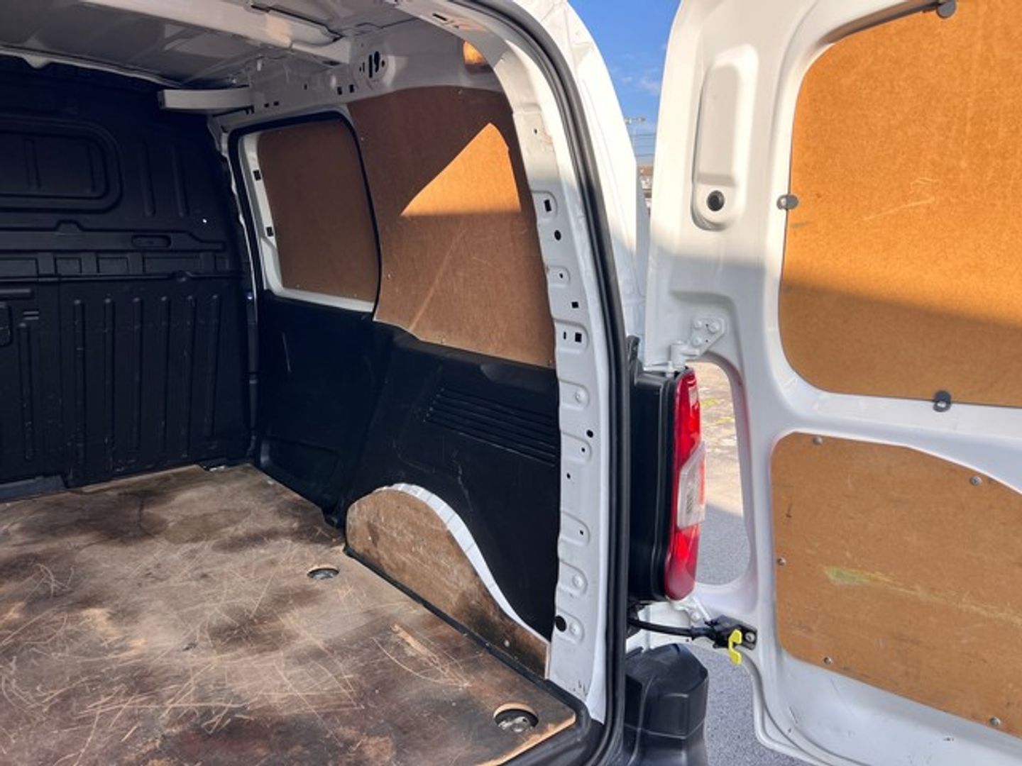Peugeot Partner Furgon BlueHDi 100 Standard 600kg 73 kW (98 CV)