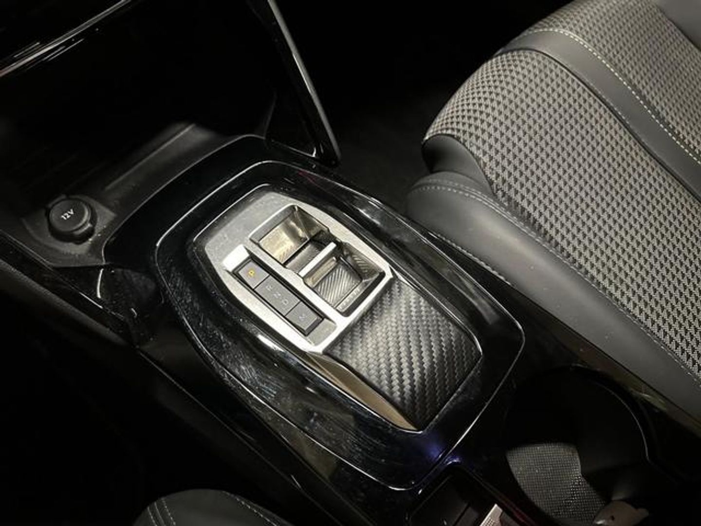 Peugeot 208 PureTech 100 GT EAT8 75 kW (100 CV)