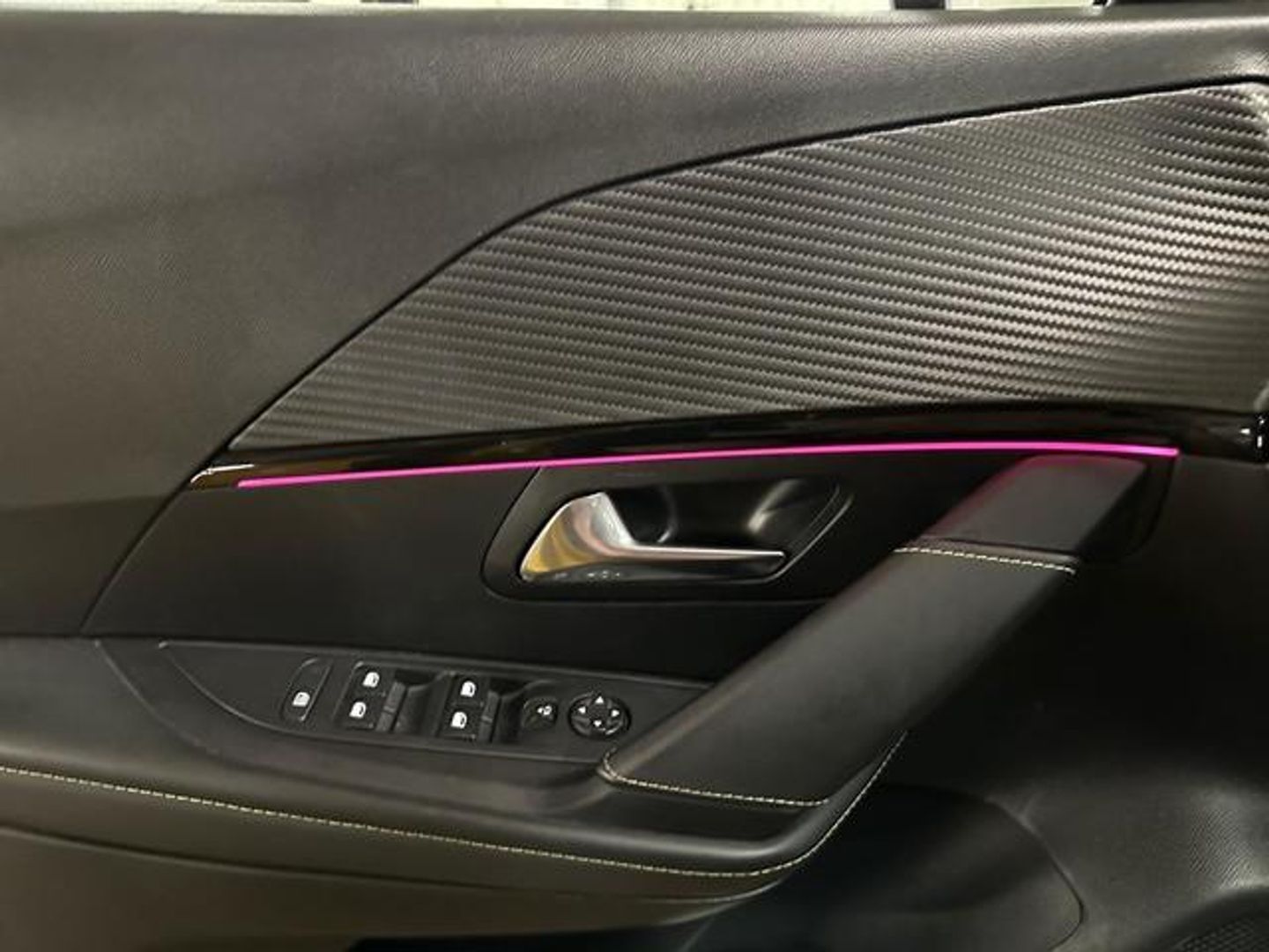 Peugeot 208 PureTech 100 GT EAT8 75 kW (100 CV)