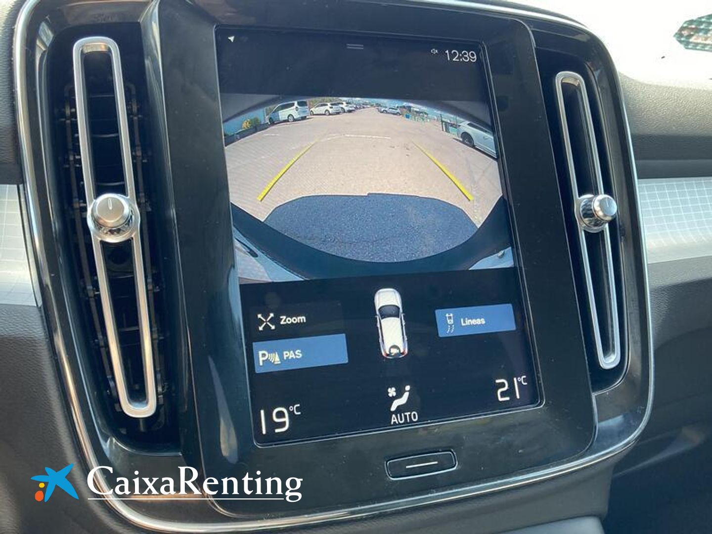 Volvo XC40 T2 Momentum Pro Auto 95 kW (129 CV)