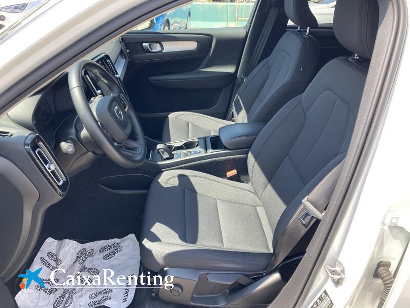 Volvo XC40 T2 Momentum Pro Auto 95 kW (129 CV)