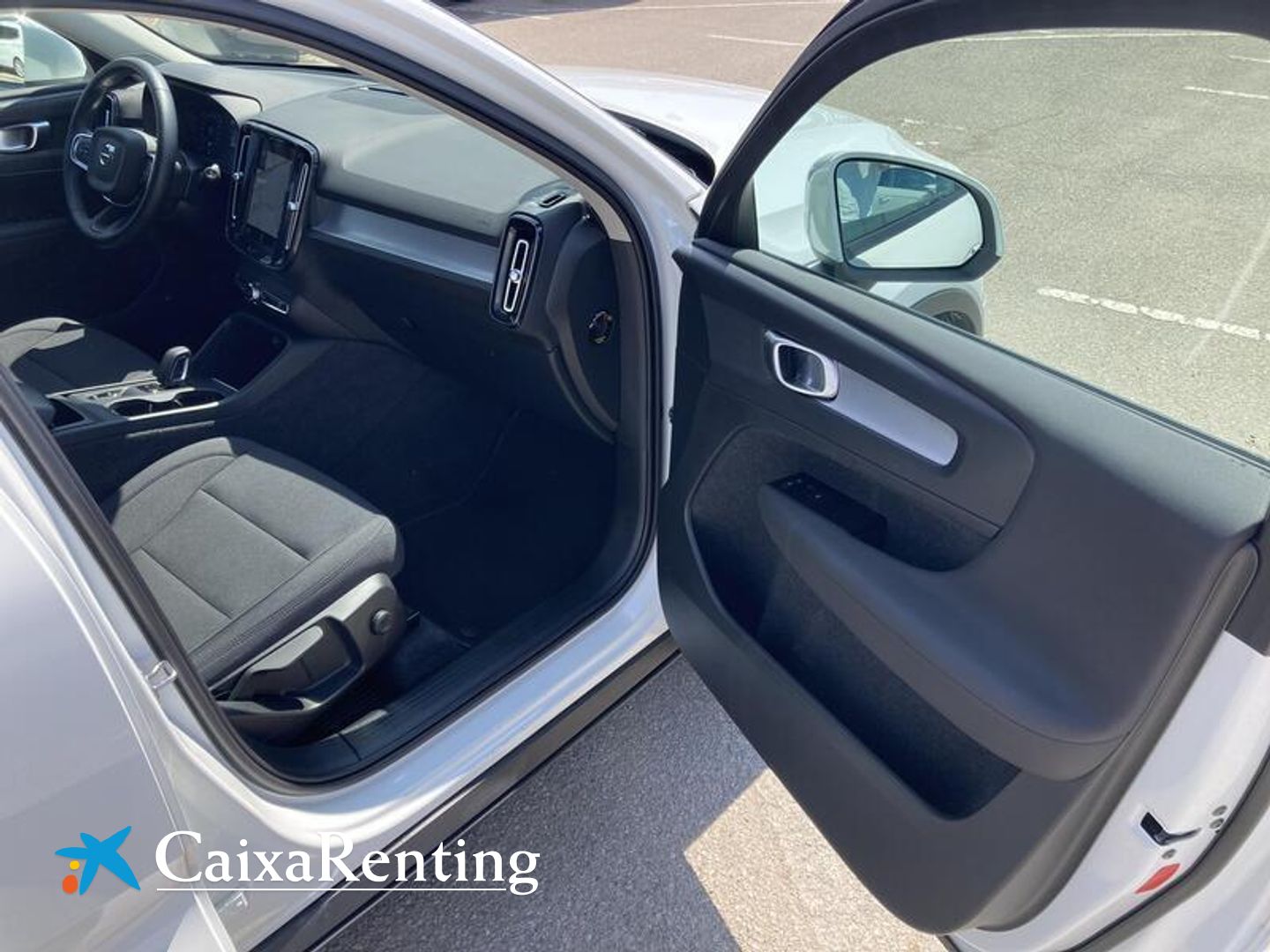 Volvo XC40 T2 Momentum Pro Auto 95 kW (129 CV)