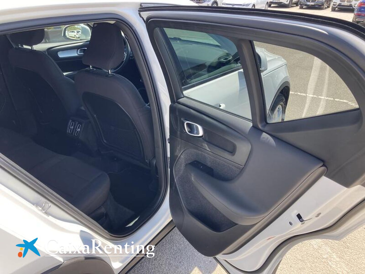 Volvo XC40 T2 Momentum Pro Auto 95 kW (129 CV)