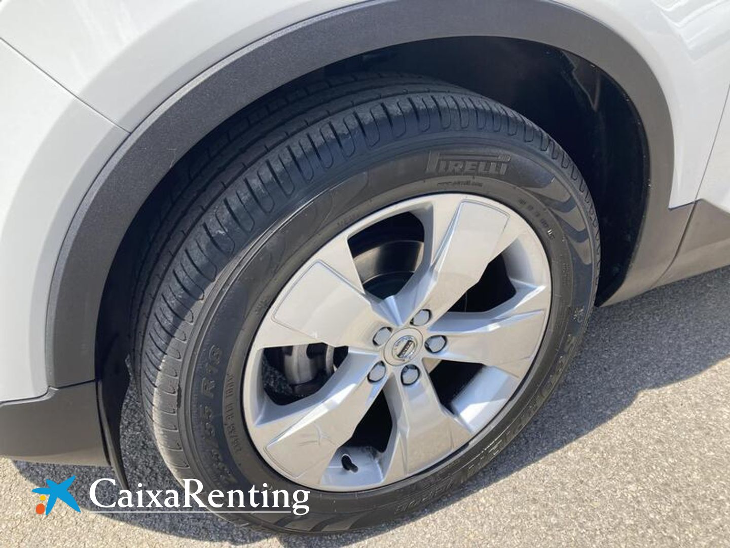 Volvo XC40 T2 Momentum Pro Auto 95 kW (129 CV)
