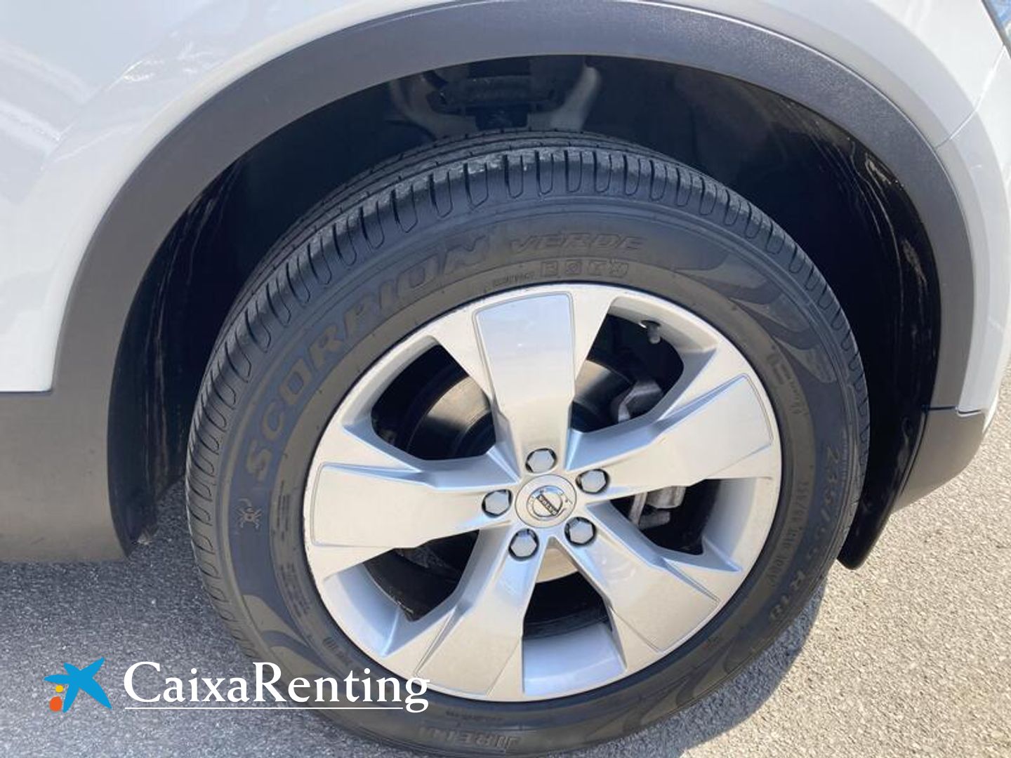 Volvo XC40 T2 Momentum Pro Auto 95 kW (129 CV)