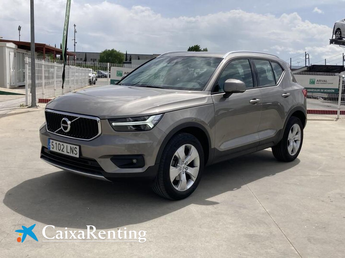 Volvo XC40 T2 Momentum Pro 95 kW (129 CV) Gris All Terrain / Pick-up