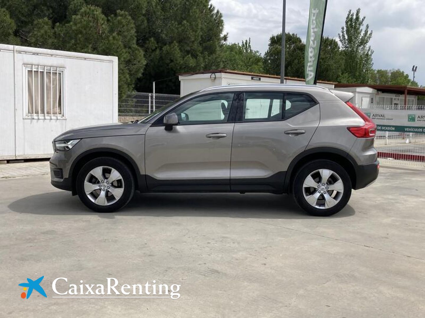 Volvo XC40 T2 Momentum Pro 95 kW (129 CV)