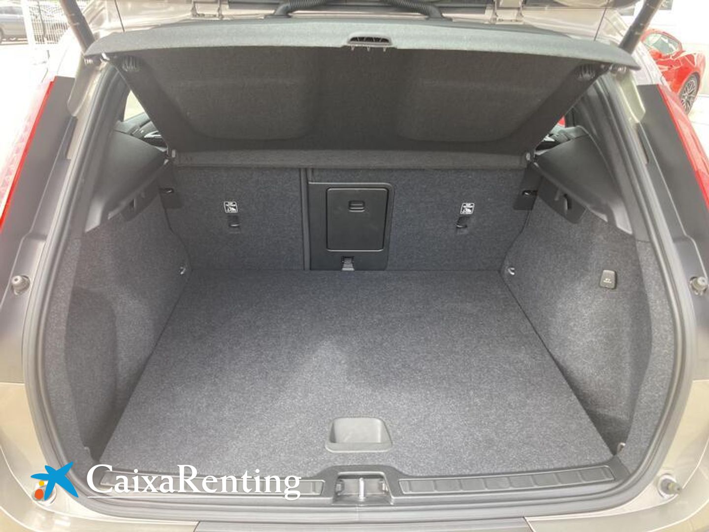 Volvo XC40 T2 Momentum Pro 95 kW (129 CV)
