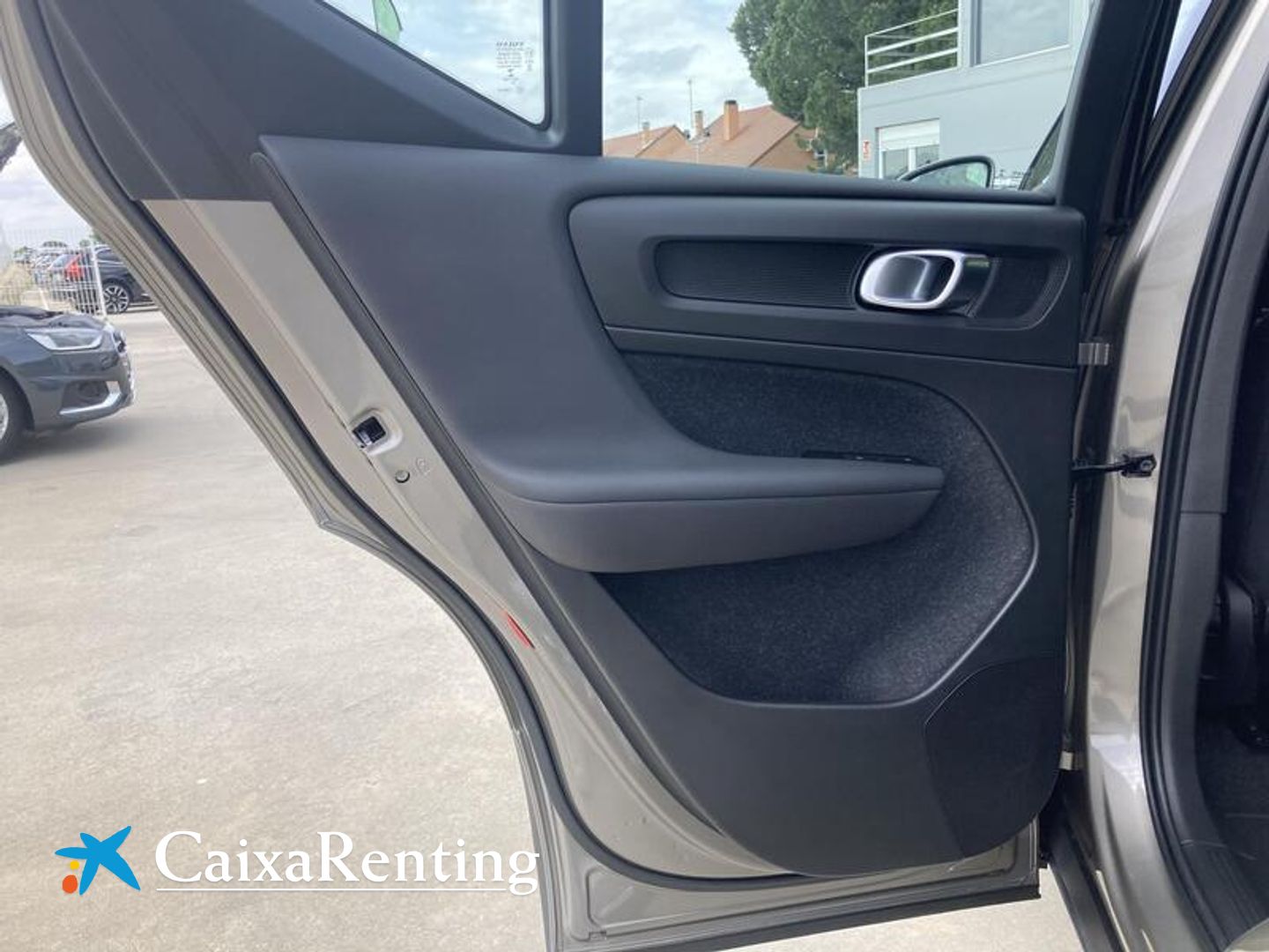 Volvo XC40 T2 Momentum Pro 95 kW (129 CV)