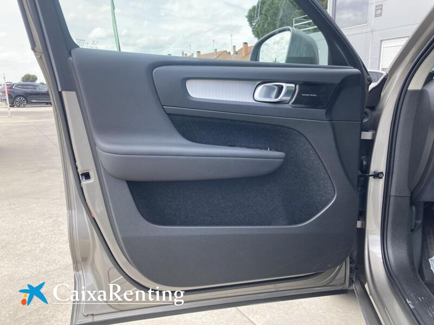 Volvo XC40 T2 Momentum Pro 95 kW (129 CV)