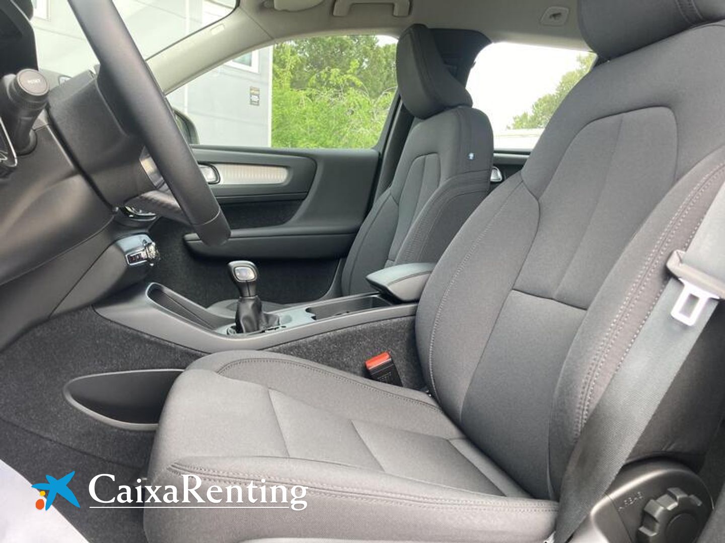 Volvo XC40 T2 Momentum Pro 95 kW (129 CV)