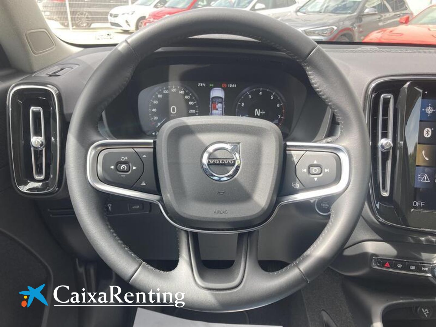 Volvo XC40 T2 Momentum Pro 95 kW (129 CV)
