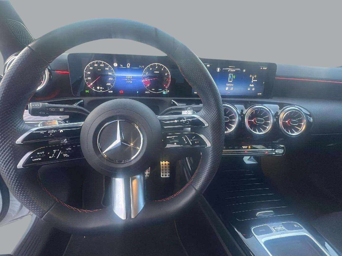 Mercedes-Benz Clase A 180 100 kW (136 CV)