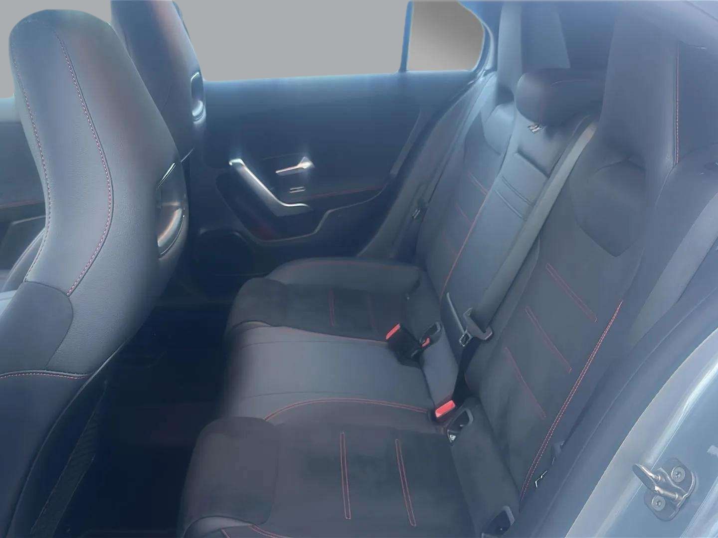 Mercedes-Benz Clase A 180 100 kW (136 CV)