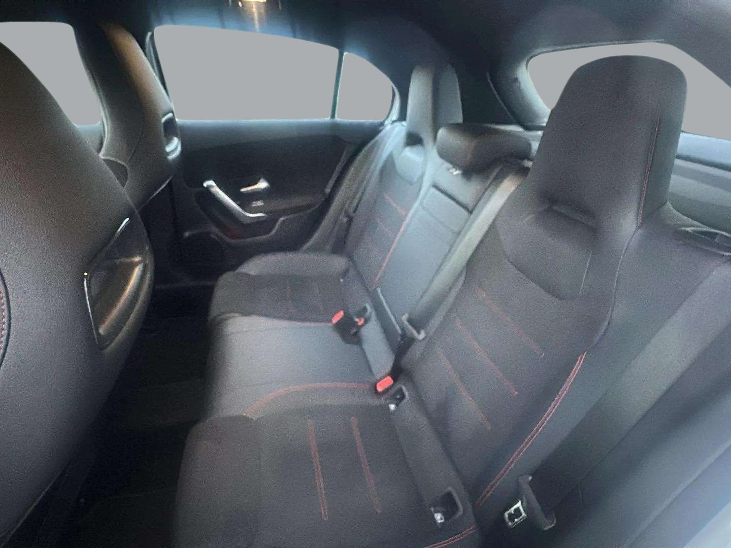 Mercedes-Benz Clase A 180 100 kW (136 CV)
