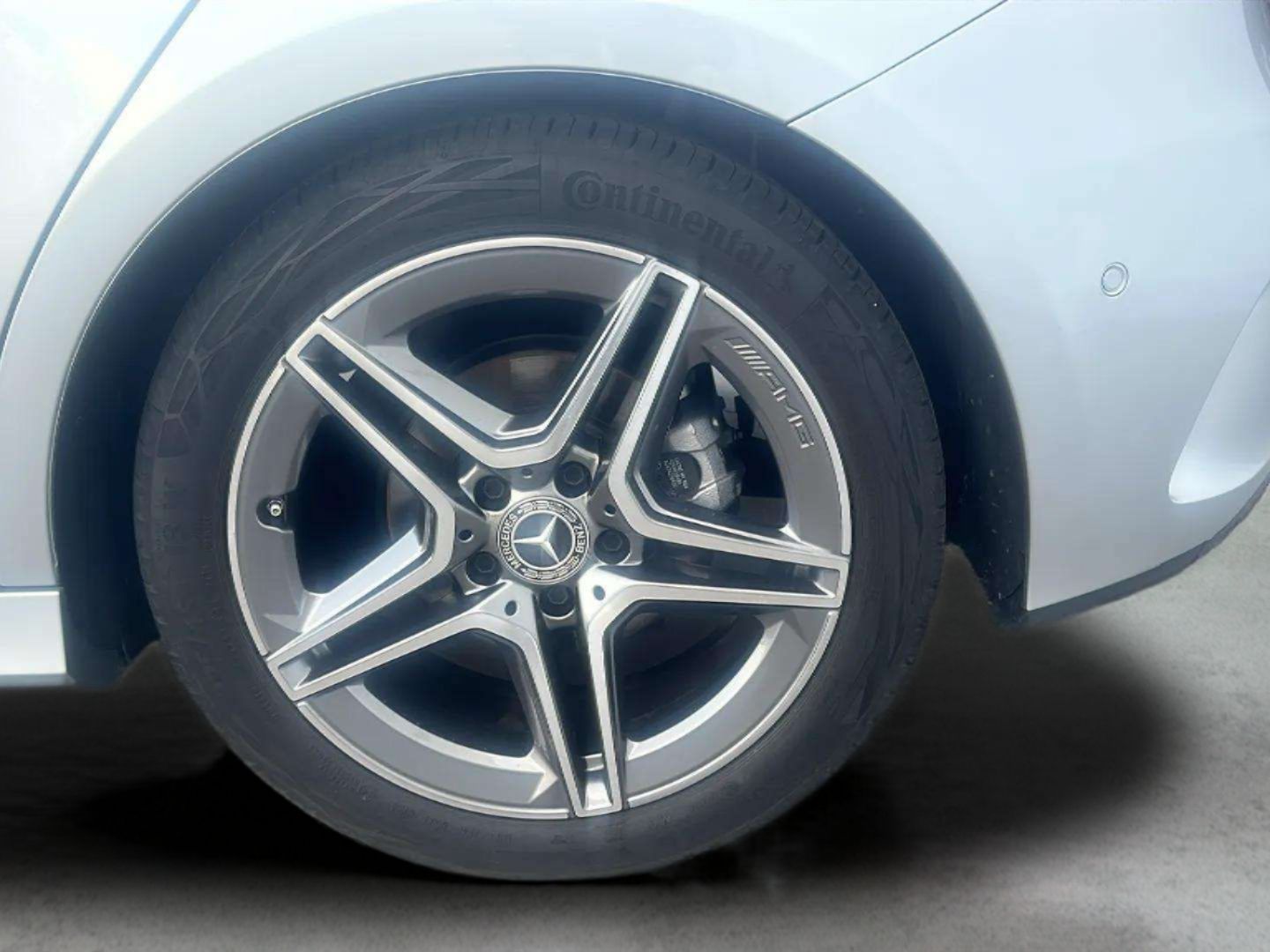 Mercedes-Benz Clase A 180 100 kW (136 CV)
