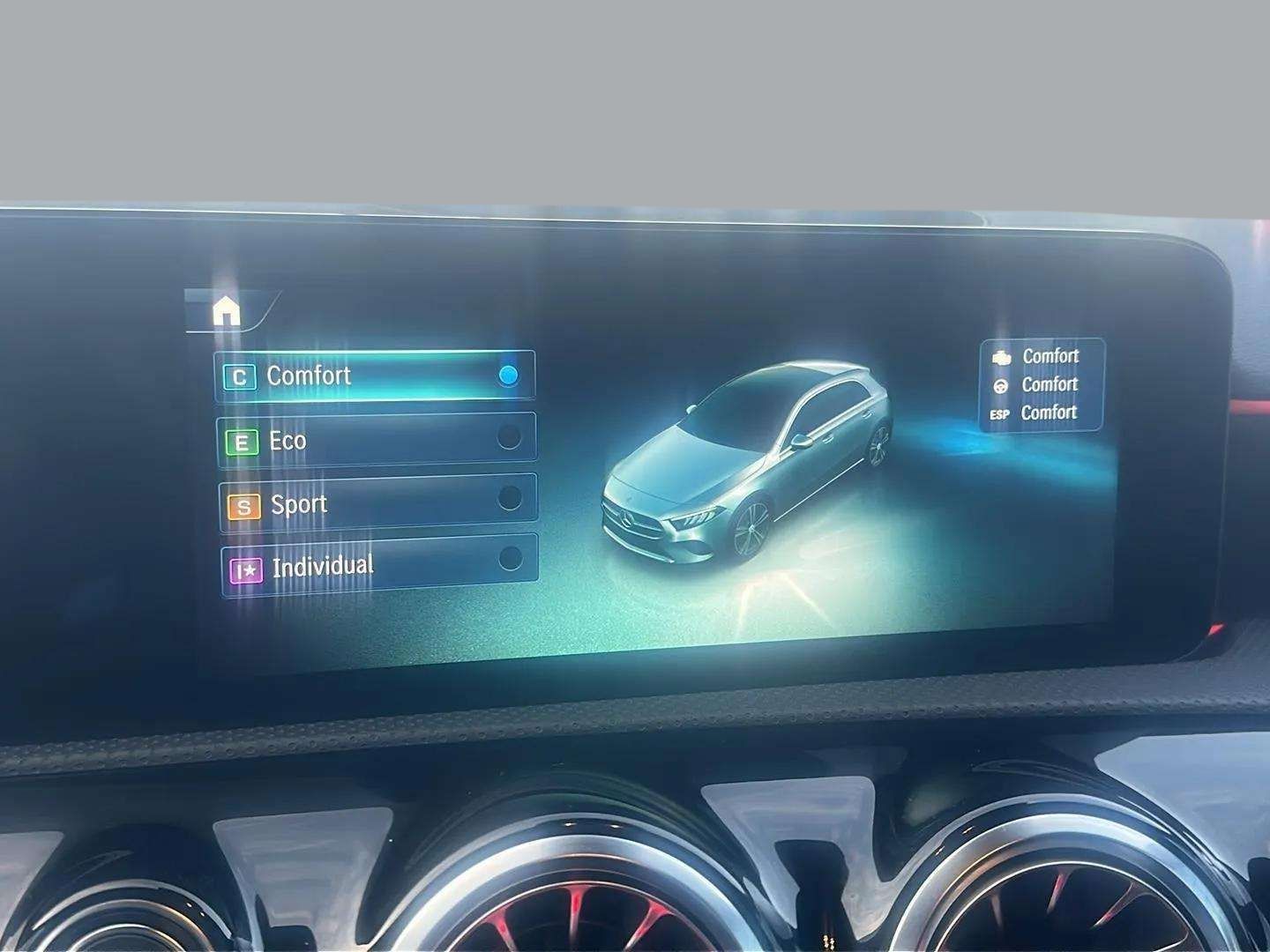 Mercedes-Benz Clase A 180 100 kW (136 CV)