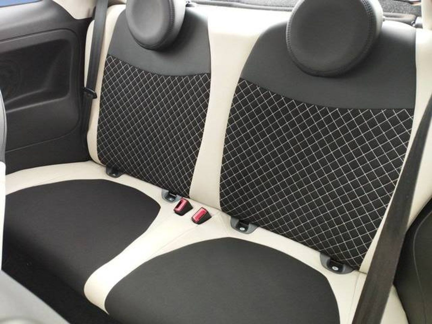 Fiat 500 1.0 Hybrid Dolcevita 51 kW (70 CV)