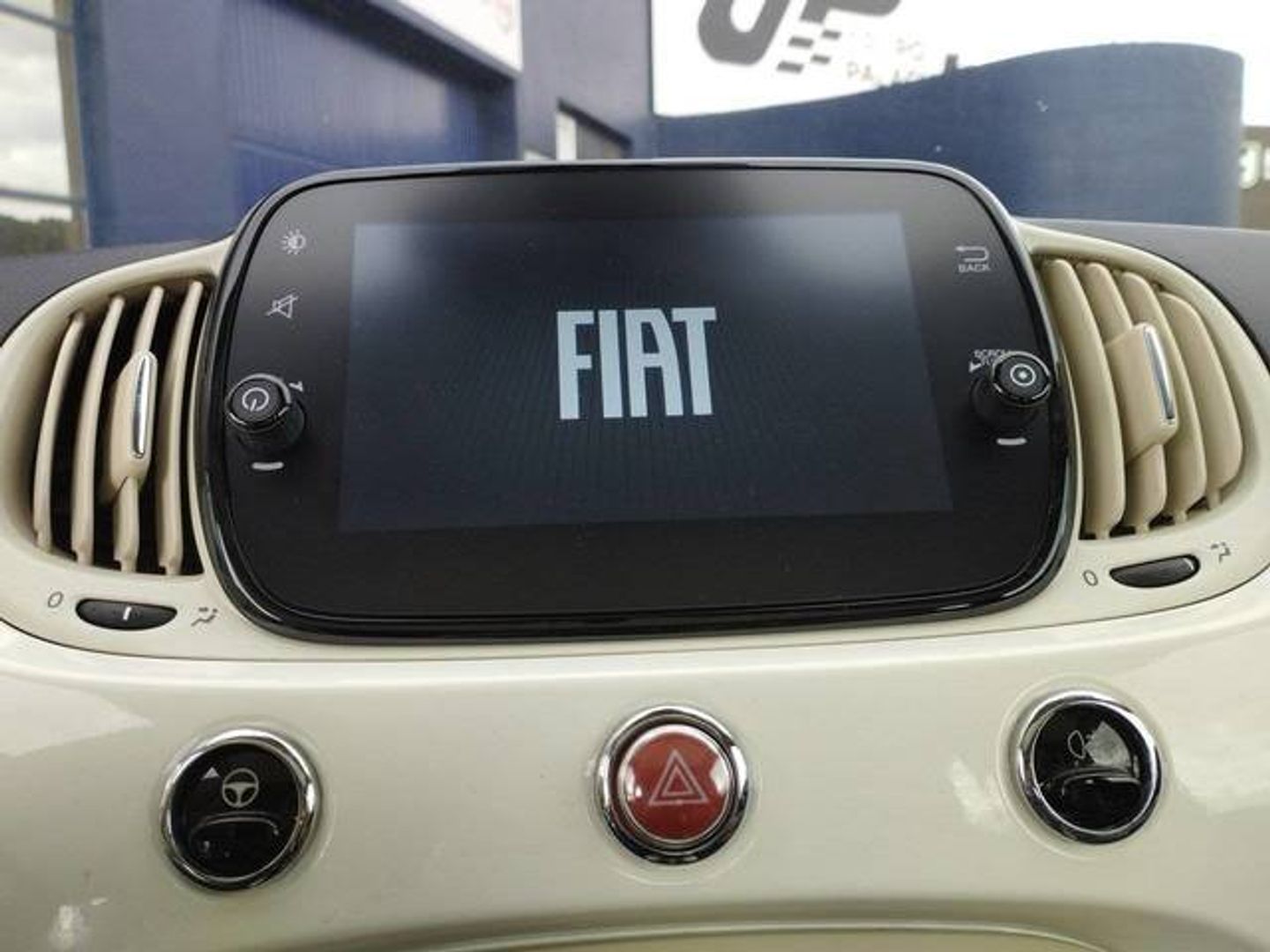 Fiat 500 1.0 Hybrid Dolcevita 51 kW (70 CV)