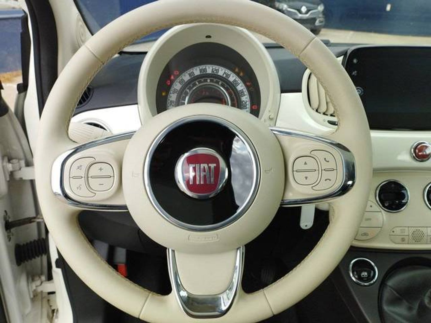 Fiat 500 1.0 Hybrid Dolcevita 51 kW (70 CV)