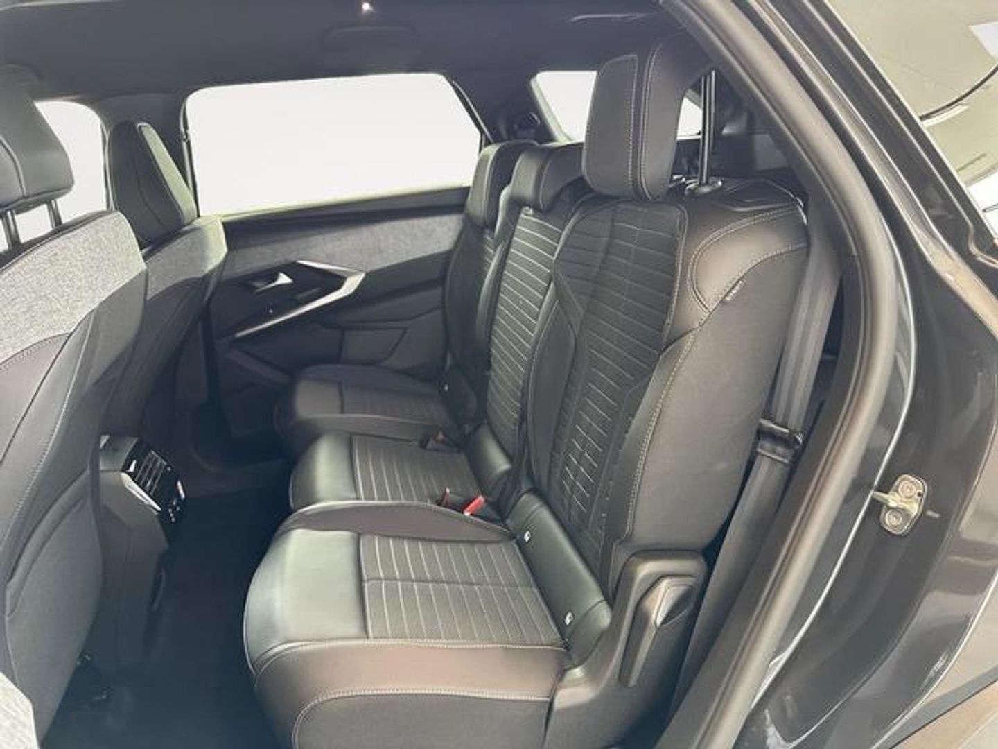 Peugeot 5008 Hybrid 1.2 Allure eDCS6 100 kW (136 CV)