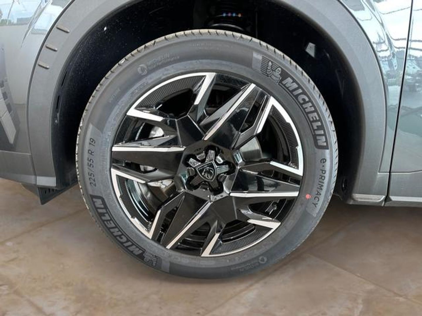 Peugeot 5008 Hybrid 1.2 Allure eDCS6 100 kW (136 CV)