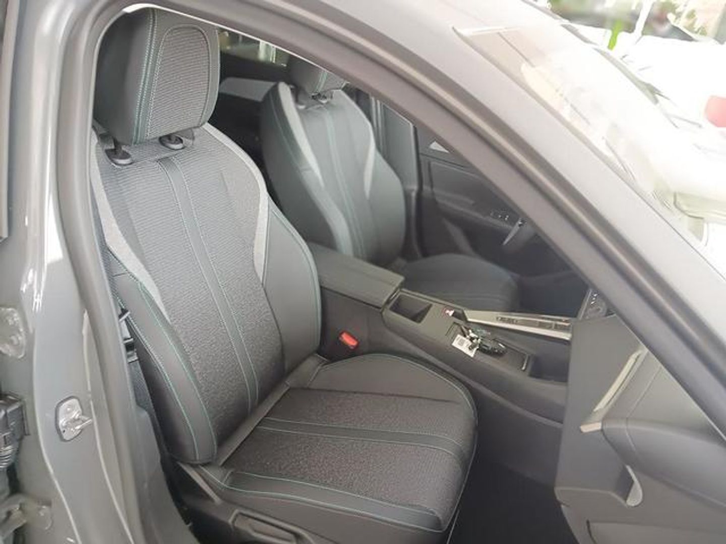 Peugeot 408 Allure Hybrid eDCS6 100 kW (136 CV)