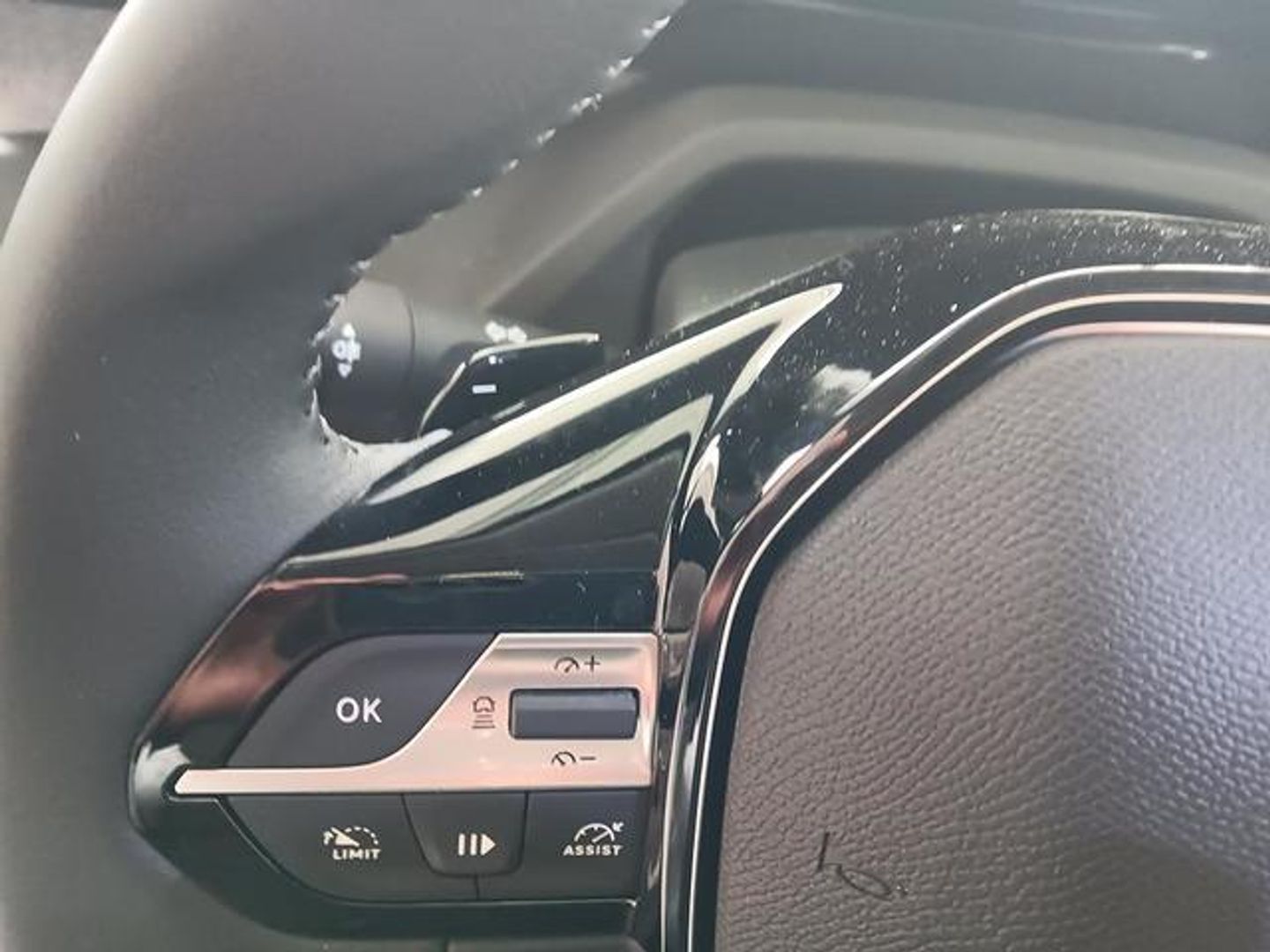 Peugeot 408 Allure Hybrid eDCS6 100 kW (136 CV)