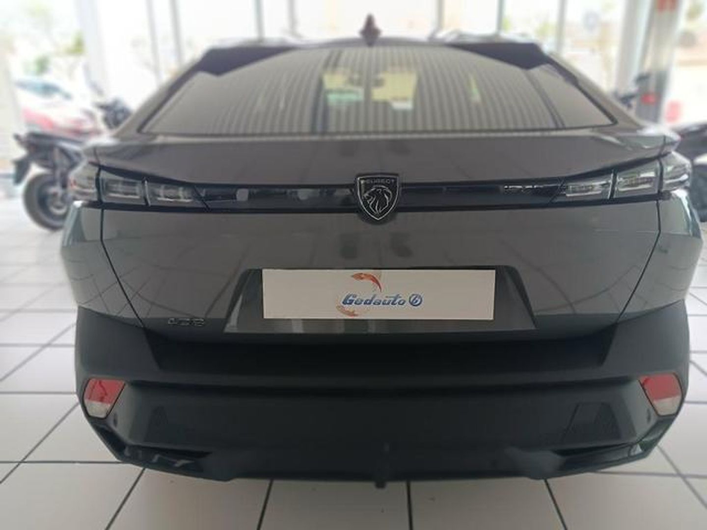 Peugeot 408 Allure Hybrid eDCS6 100 kW (136 CV)
