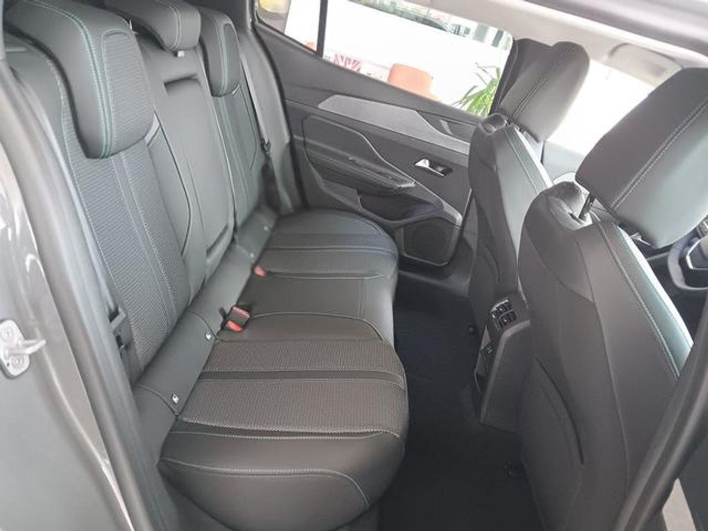 Peugeot 408 Allure Hybrid eDCS6 100 kW (136 CV)