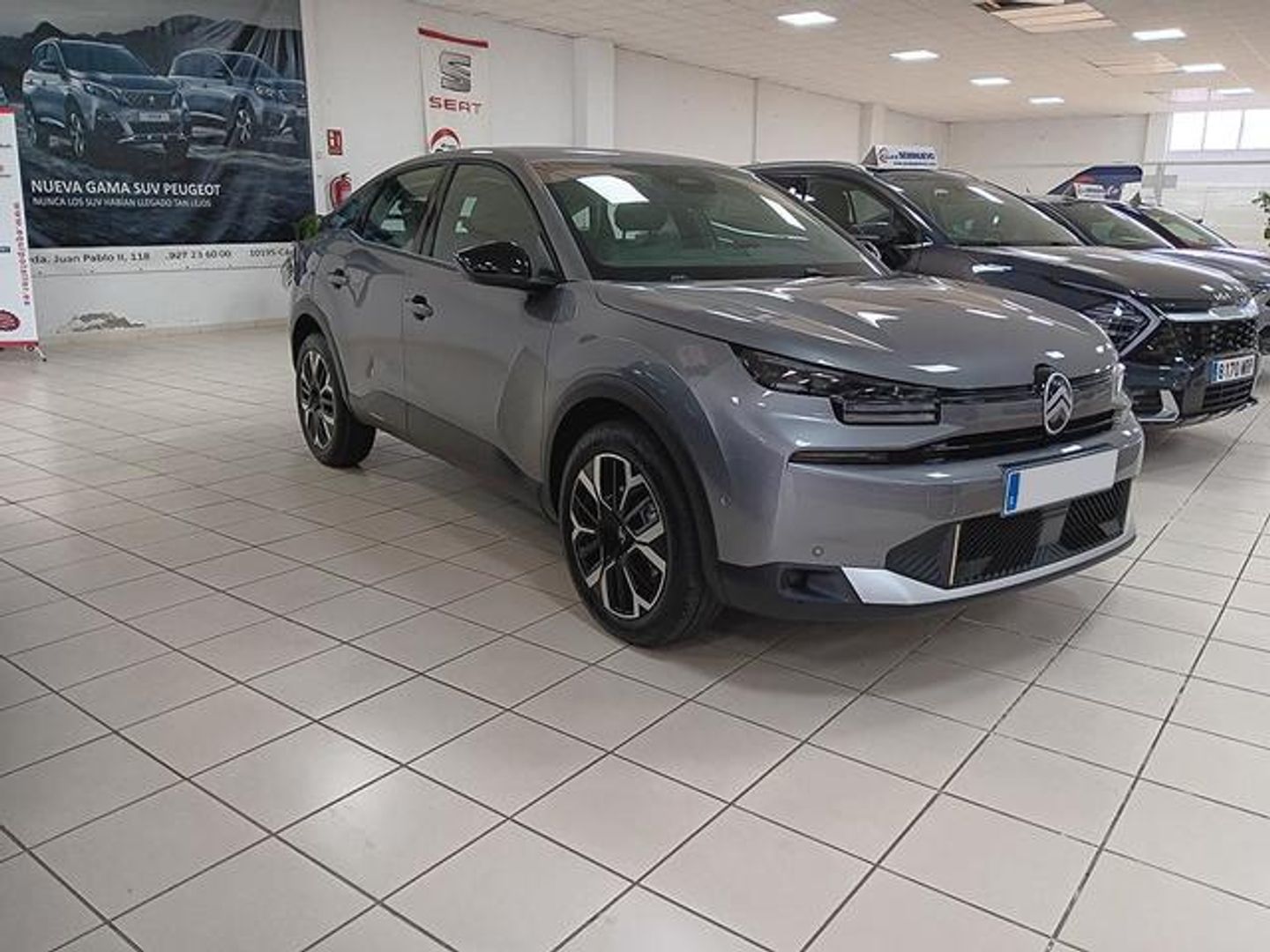 Citroen C4 Hybrid 136 e-DCS6 Business Edition 100 kW (136 CV) Gris Sedan
