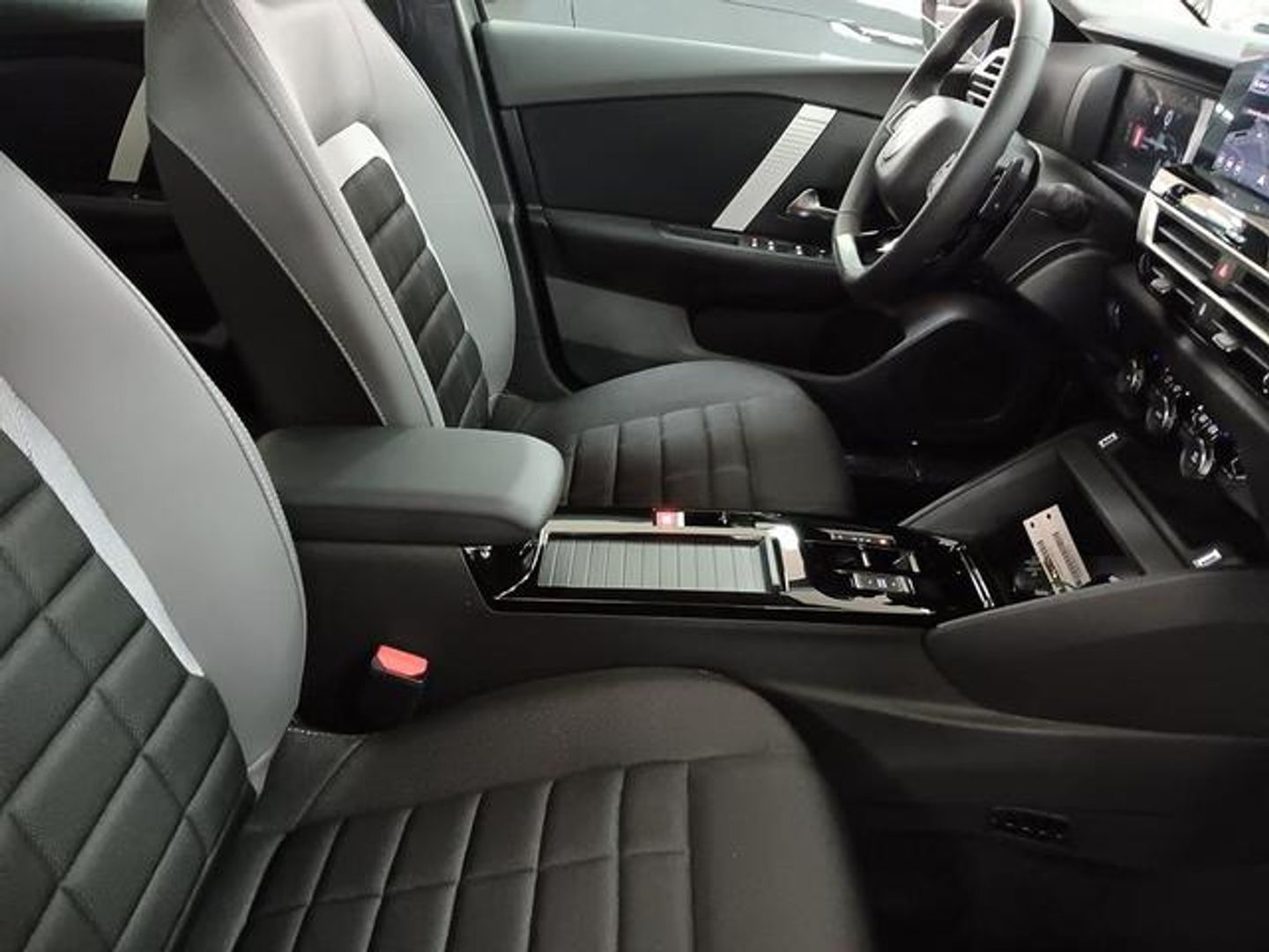 Citroen C4 Hybrid 136 e-DCS6 Business Edition 100 kW (136 CV)