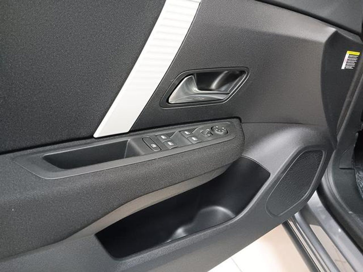Citroen C4 Hybrid 136 e-DCS6 Business Edition 100 kW (136 CV)