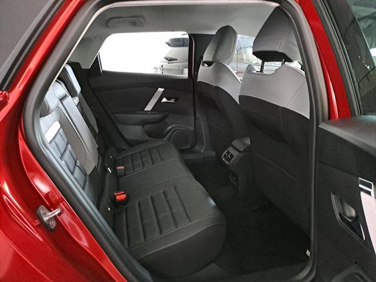 Citroen C4 Hybrid 136 e-DCS6 Max 100 kW (136 CV)