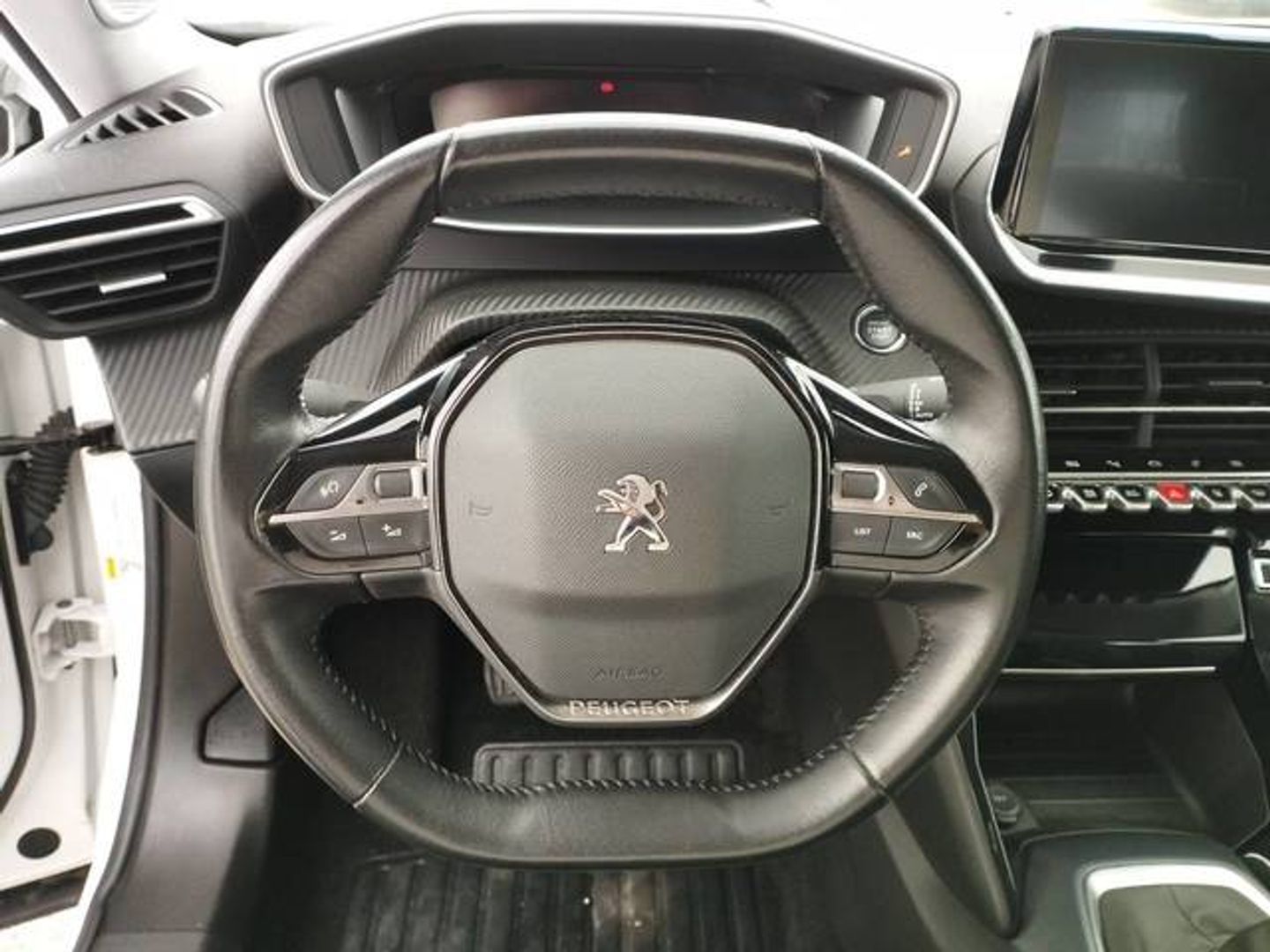 Peugeot 2008 BlueHDi 100 S&S Allure 74 kW (100 CV)