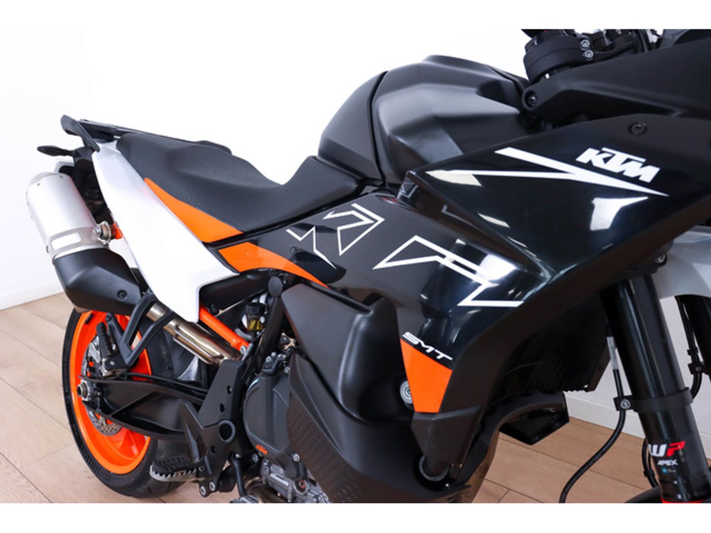 KTM 890 SM T