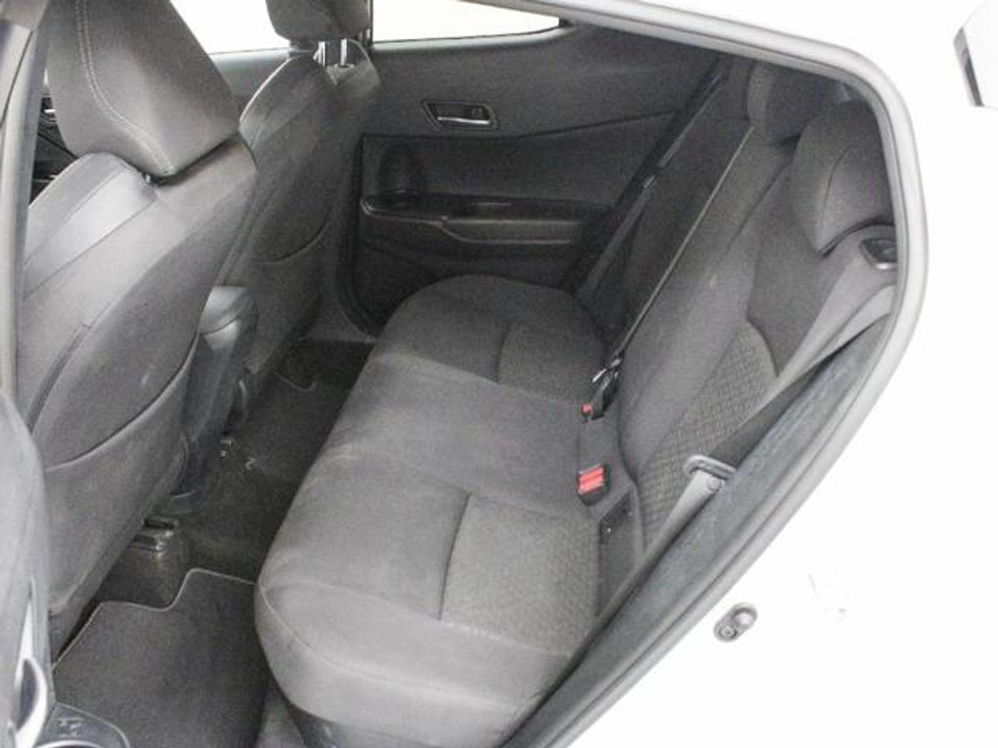Toyota C-HR 1.8 125H Advance 90 kW (122 CV)