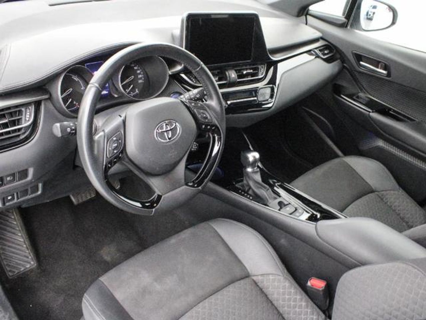 Toyota C-HR 1.8 125H Advance 90 kW (122 CV)