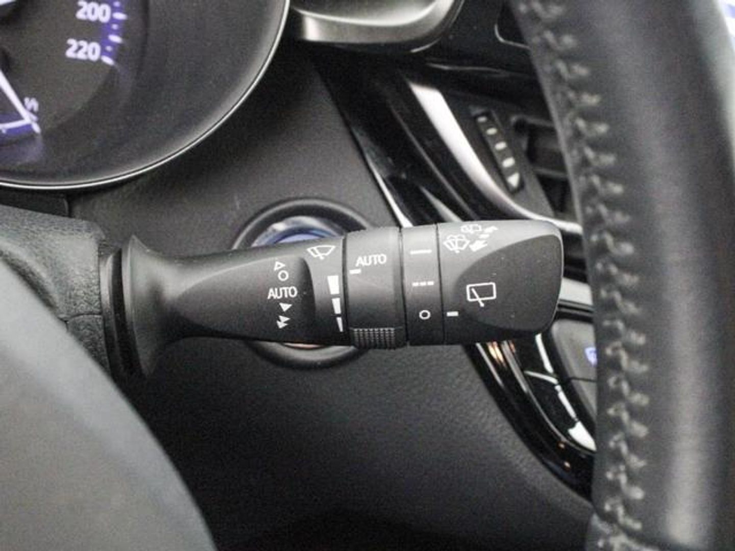 Toyota C-HR 1.8 125H Advance 90 kW (122 CV)