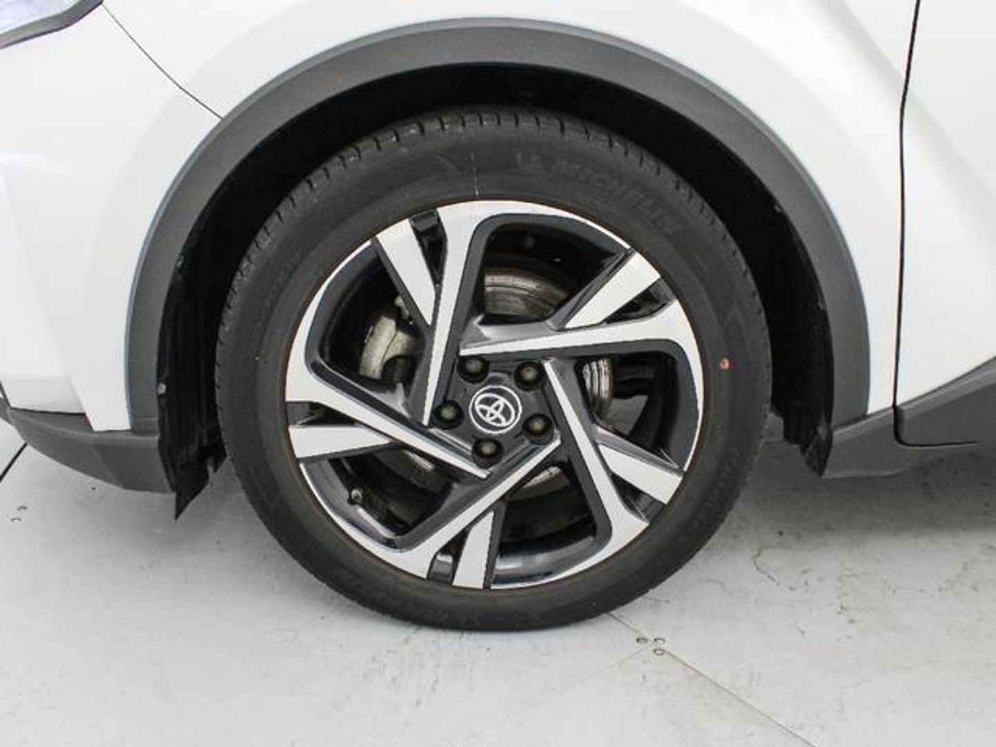 Toyota C-HR 1.8 125H Advance 90 kW (122 CV)