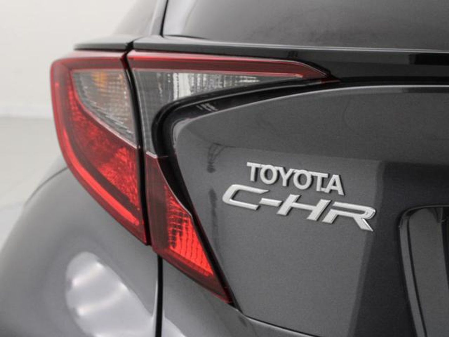 Toyota C-HR 1.8 125H Advance 90 kW (122 CV)