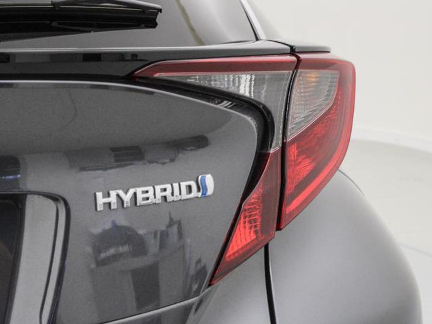 Toyota C-HR 1.8 125H Advance 90 kW (122 CV)